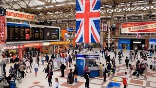 A Walk Through The London Victoria Station London England [upl. by Oecam794]